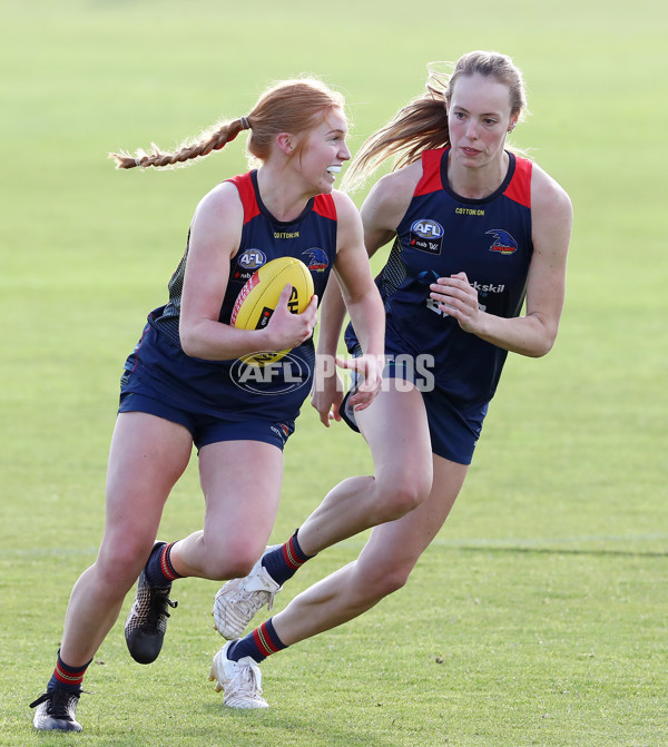 AFLW 2022 S7 Training - Adelaide Crows 161122 - 1022745
