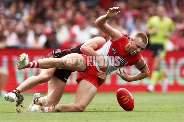 AFL 2023 ROUND 02 - SYDNEY V HAWTHORN - A-16027871