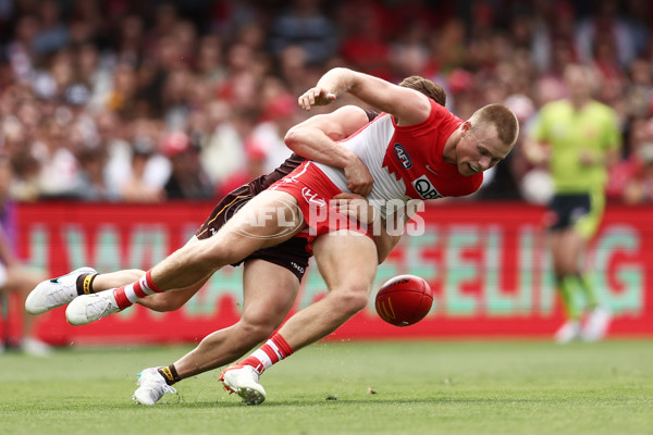AFL 2023 ROUND 02 - SYDNEY V HAWTHORN - A-16028365