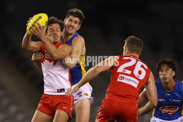 AFL 2021 Round 23 - Sydney v Gold Coast - 883971