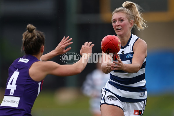 AFLW 2022 S7 Round 02 - Fremantle v Geelong - 1001276