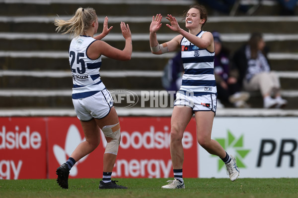 AFLW 2022 S7 Round 02 - Fremantle v Geelong - 1001559