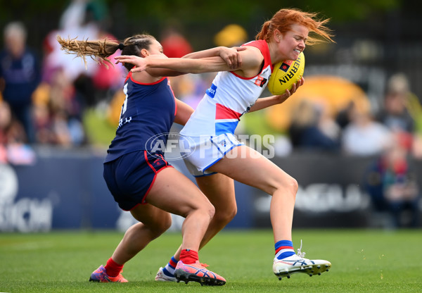 AFLW 2022 S7 Round 07 - Melbourne v Western Bulldogs - 1016511