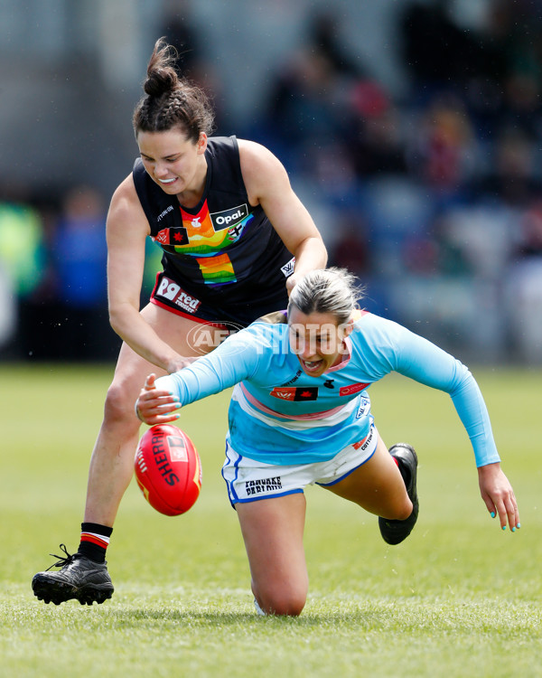 AFLW 2022 S7 Round 08 - Western Bulldogs v St Kilda - 1017782