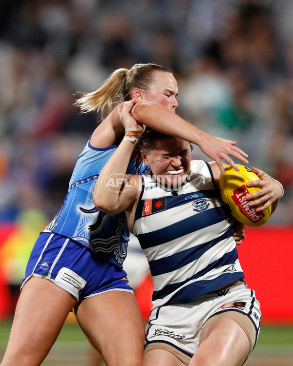 AFLW 2022 S7 First Elimination Final - Geelong v North Melbourne - 1021052