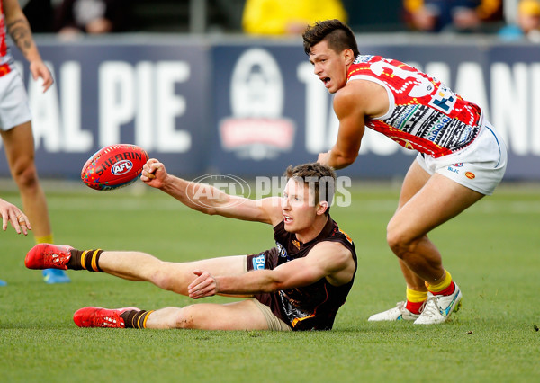 AFL 2015 Rd 09 - Hawthorn v Gold Coast - 376430