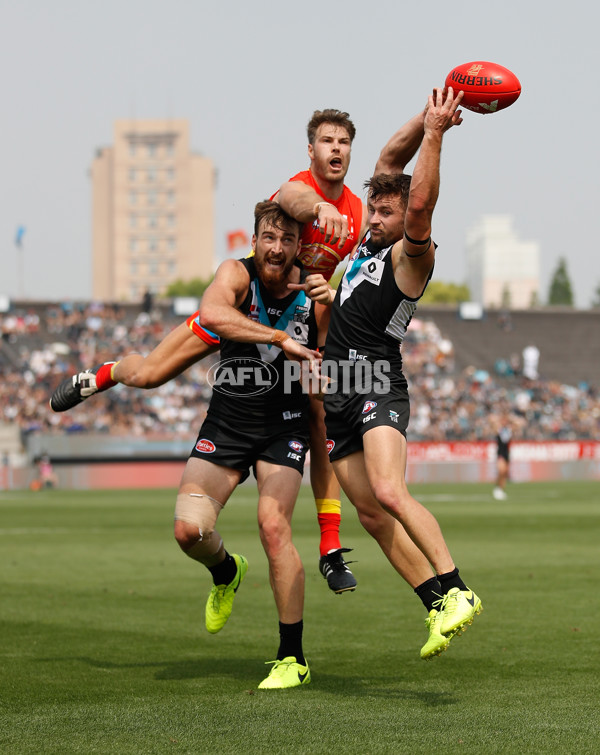 AFL 2017 Round 08 - Gold Coast v Port Adelaide - 512251
