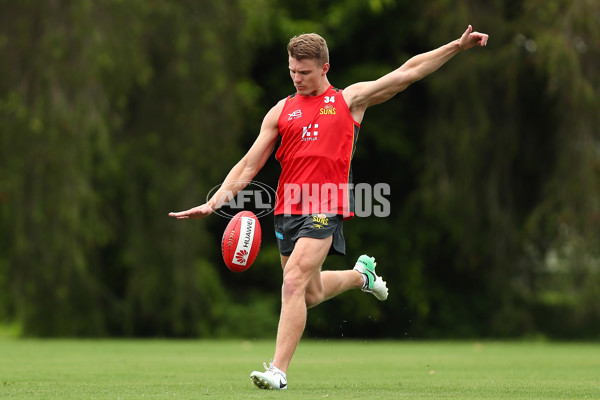 AFL 2017 Training - Gold Coast Suns 061117 - 559987