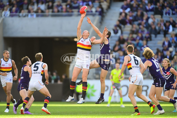 AFL 2018 Round 12 - Fremantle v Adelaide - 600073