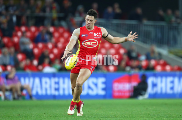 AFL 2018 Round 19 - Gold Coast v Carlton - 615537