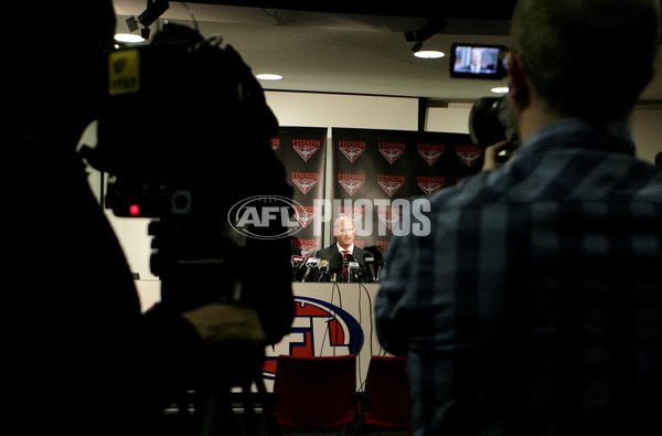 AFL 2011 Media - Essendon Presser 080911 - 242655