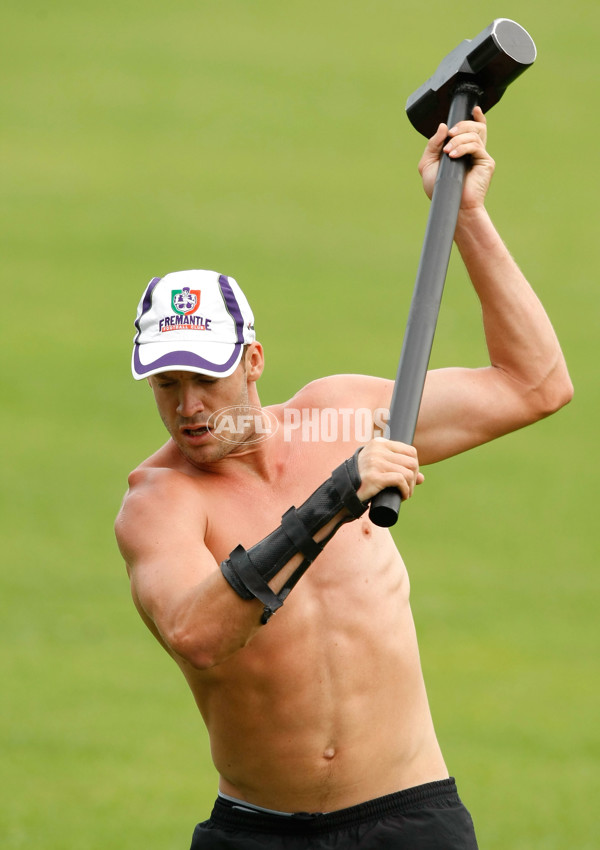 AFL 2010 Training - Fremantle 190110 - 197508