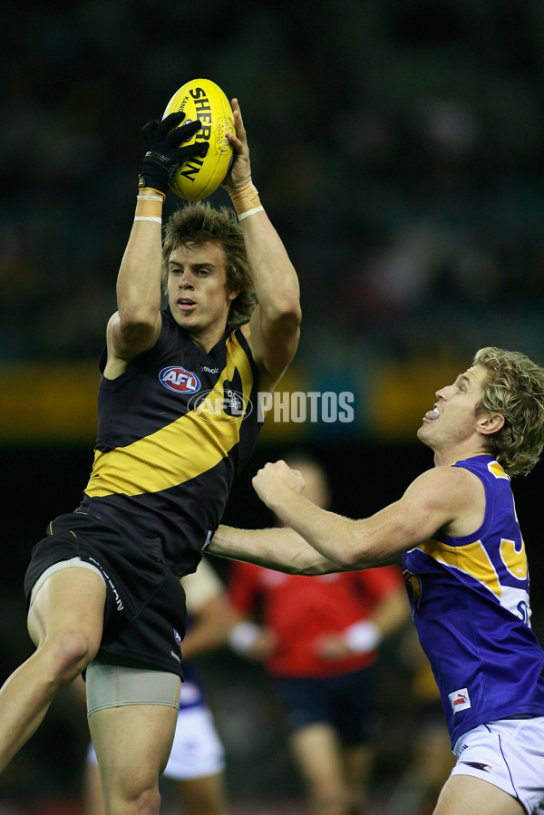 AFL 2009 Rd 12 - Richmond v West Coast - 184196