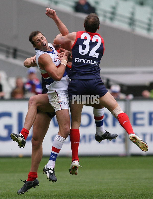 AFL 2008 Rd 02 - Melbourne v Western Bulldogs - 125172