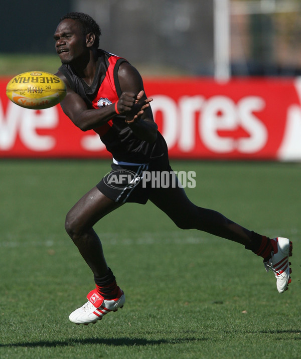 AFL Media - Tiwi Bombers Training 250507 (LC) - 7665