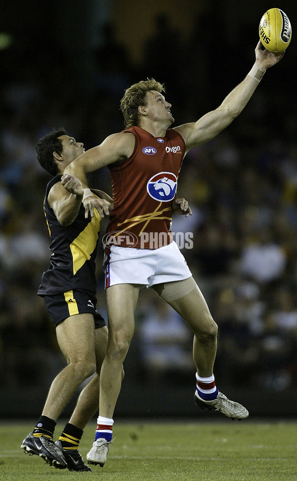 AFL 2004 Wizard Cup Rd 1 - Richmond v Western Bulldogs - 117035
