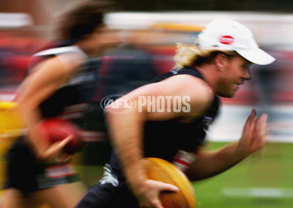 AFL 2005 Media - Carlton Training 050505 - 176183