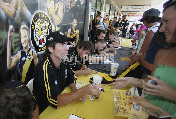 AFL 2005 Media - Richmond Community Camp - 177102