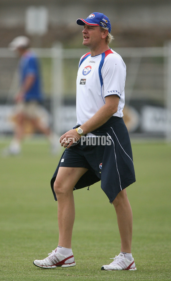 AFL Media - Western Bulldogs Training 131107 - 20157