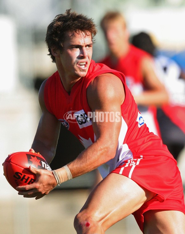 AFL 2006 NAB Challenge - Essendon v Sydney Swans - 42654