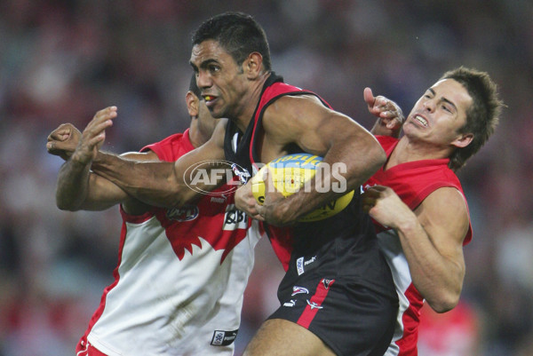 AFL 2005 Rd 7 - Sydney Swans v Essendon - 51182