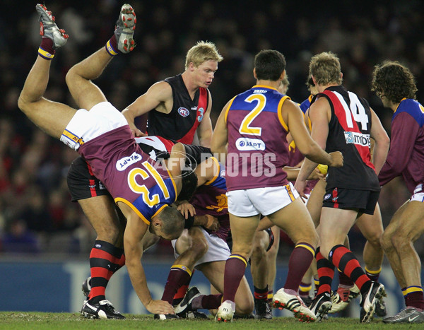 AFL 2004 Rd 12 - Essendon v Brisbane Lions - 63377