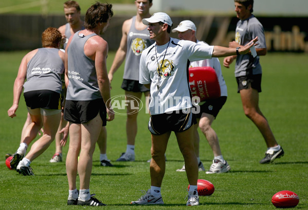 AFL 2004 Media -Richmond Training 171104 - 114624