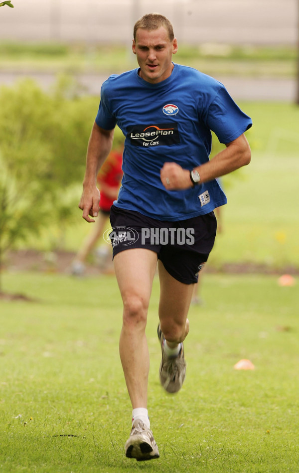 AFL 2004 Media - Western Bulldogs Training 181104 - 117479