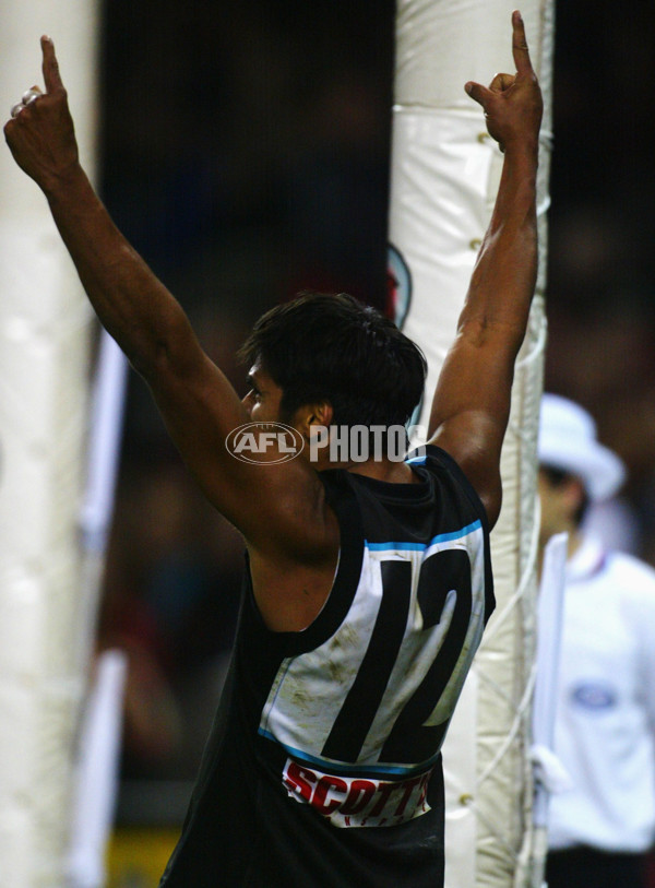AFL 2003 Rd 9 - Essendon v Port Adelaide - 119516