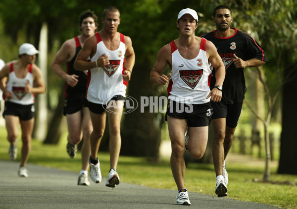 AFL 2003 Media - Essendon Training 131103 - 128573