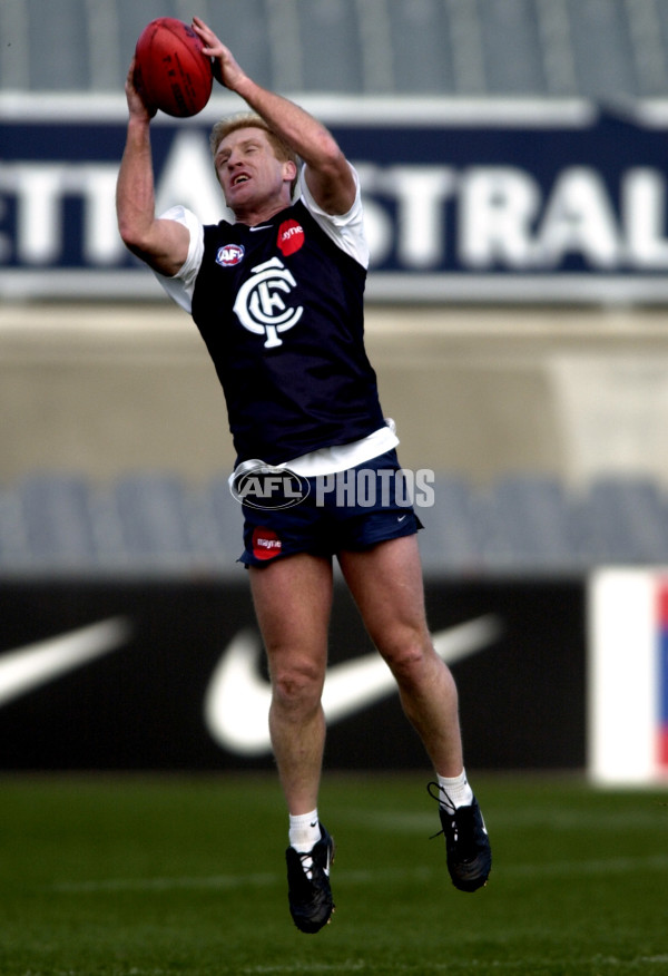 AFL 2001 Media - Carlton Training 230801 - 143544