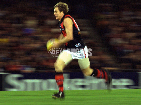 AFL 2001 Rd 14 - Western Bulldogs v Essendon - 145633