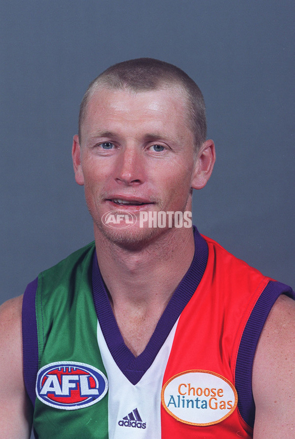 AFL 2000 Media - Fremantle Team Portraits - 163823
