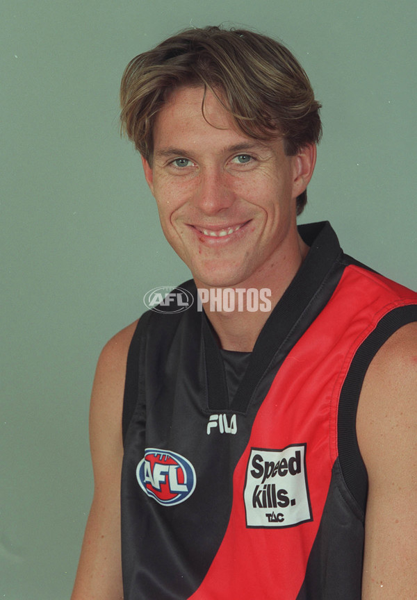 AFL 2000 Media - Essendon Team Portraits - 164230
