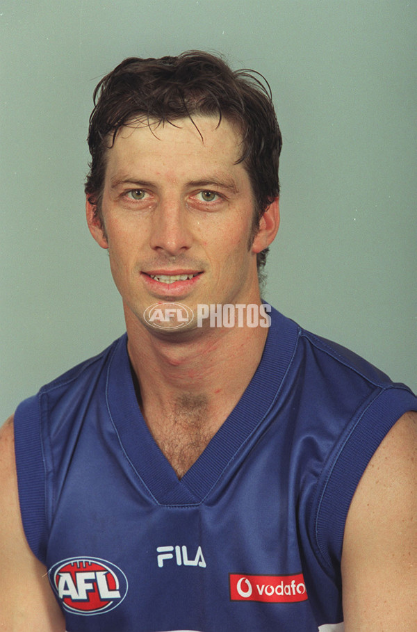 AFL 2000 Media - Western Bulldogs Team Portraits - 164504