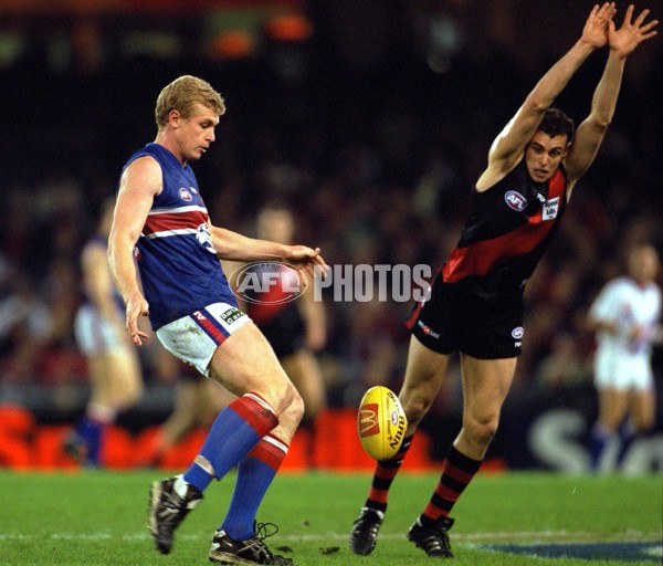AFL 2000 Rd 21 - Essendon v Western Bulldogs - 165953