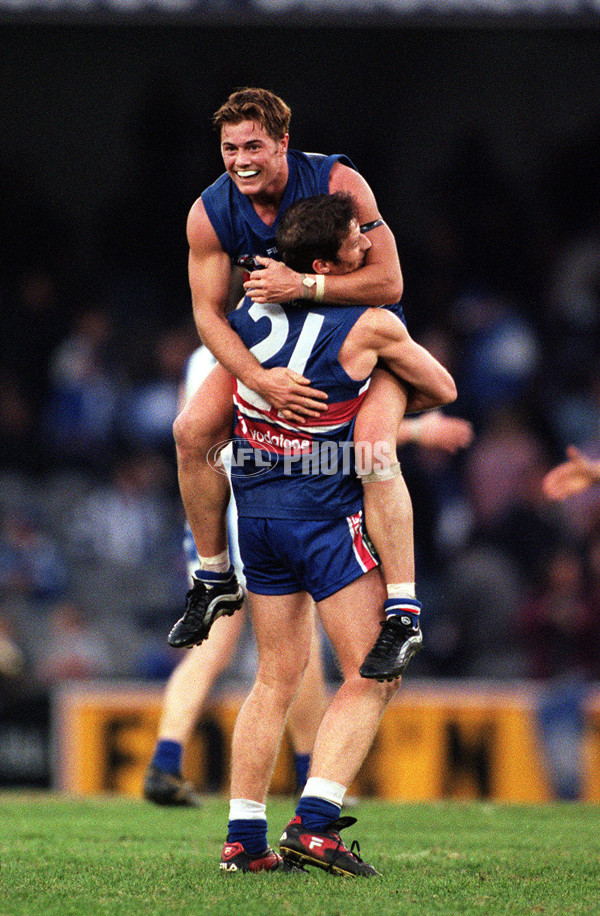 AFL 2000 Rd 15 - Western Bulldogs v Kangaroos - 166031