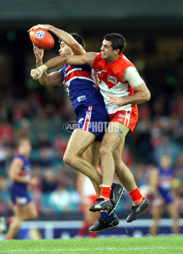 AFL 2001 Rd 8 - Sydney v Western Bulldogs - 168702