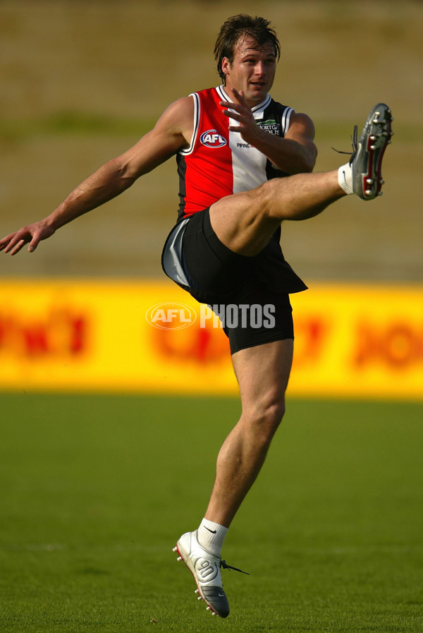 AFL 2004 Media - St Kilda Training 290704 - 173051