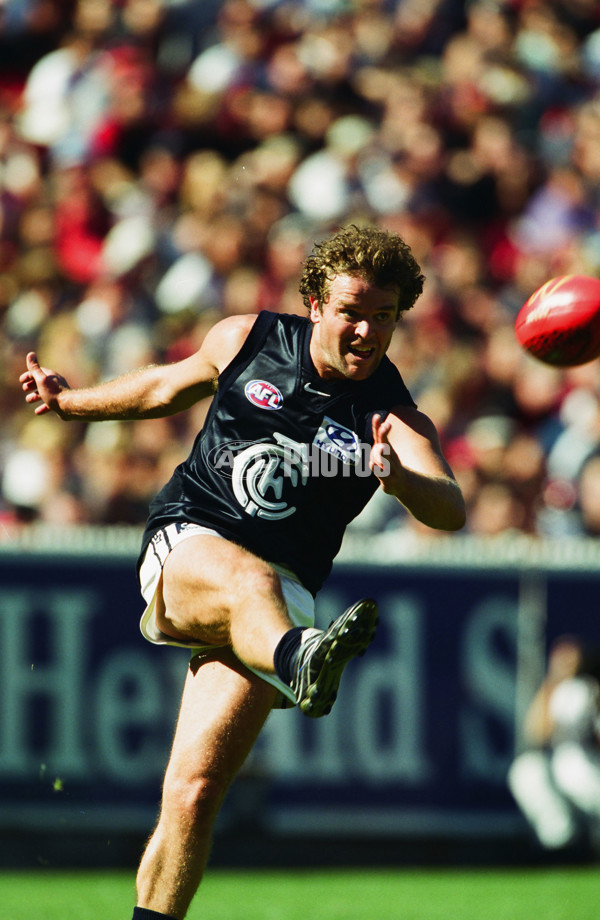 AFL 2000 Rd 5 - Essendon v Carlton - 27372