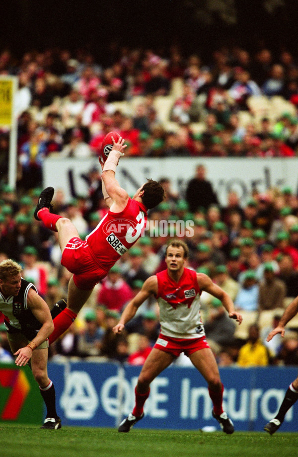 AFL 2001 Round 21 - Sydney v St Kilda - 27762