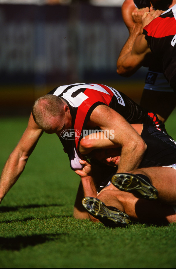 AFL 2000 Rd 5 - Essendon v Carlton - 29818
