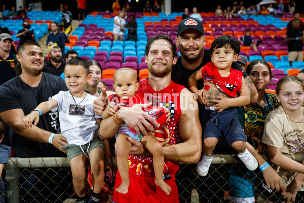 AFL 2023 Round 12 - Gold Coast v Adelaide - A-39606183