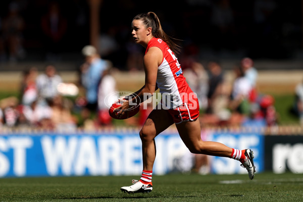 AFLW 2023 Round 02 - Sydney v Geelong - A-43013382