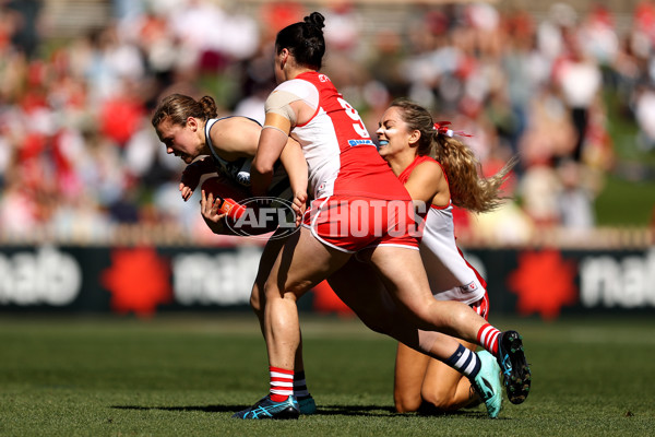AFLW 2023 Round 02 - Sydney v Geelong - A-43014161