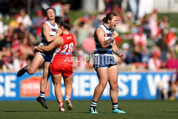 AFLW 2023 Round 02 - Sydney v Geelong - A-43020927