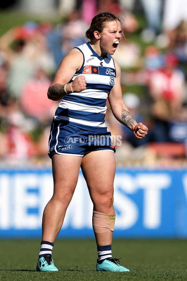 AFLW 2023 Round 02 - Sydney v Geelong - A-43021899