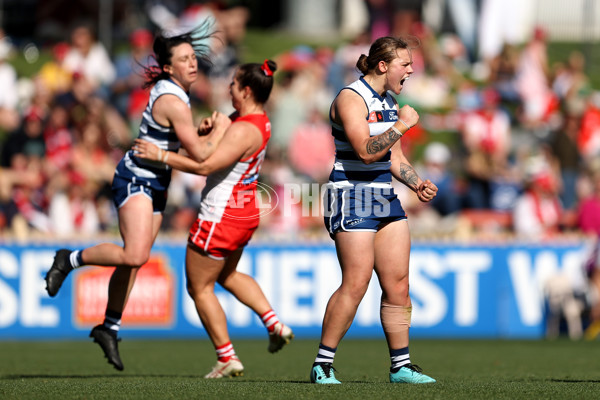 AFLW 2023 Round 02 - Sydney v Geelong - A-43021901