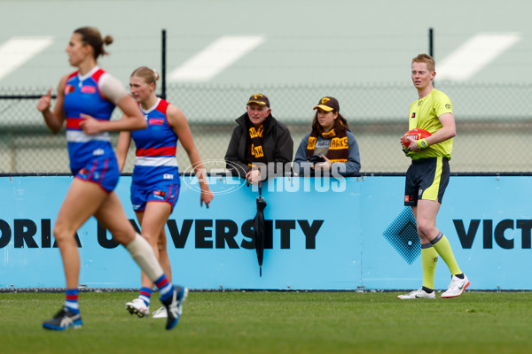 AFLW 2023 Round 02 - Western Bulldogs v Hawthorn - A-43066141