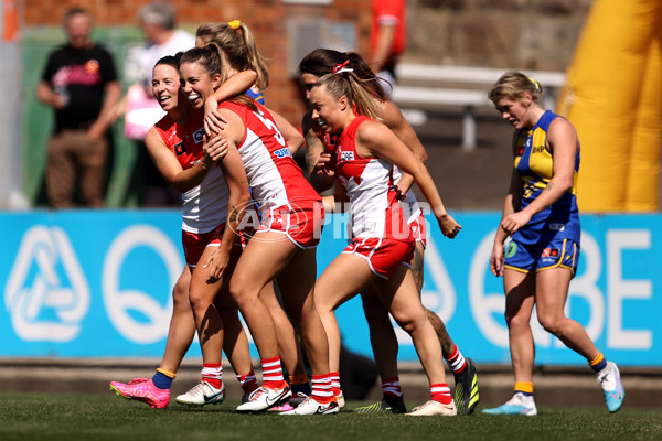 AFLW 2023 Round 04 - Sydney v West Coast - A-43364728